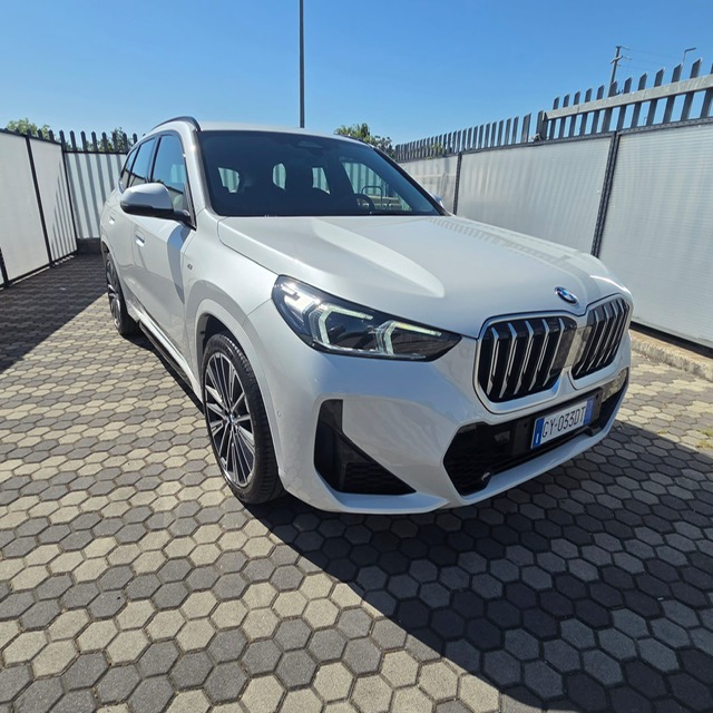 BMW X1 WHITE